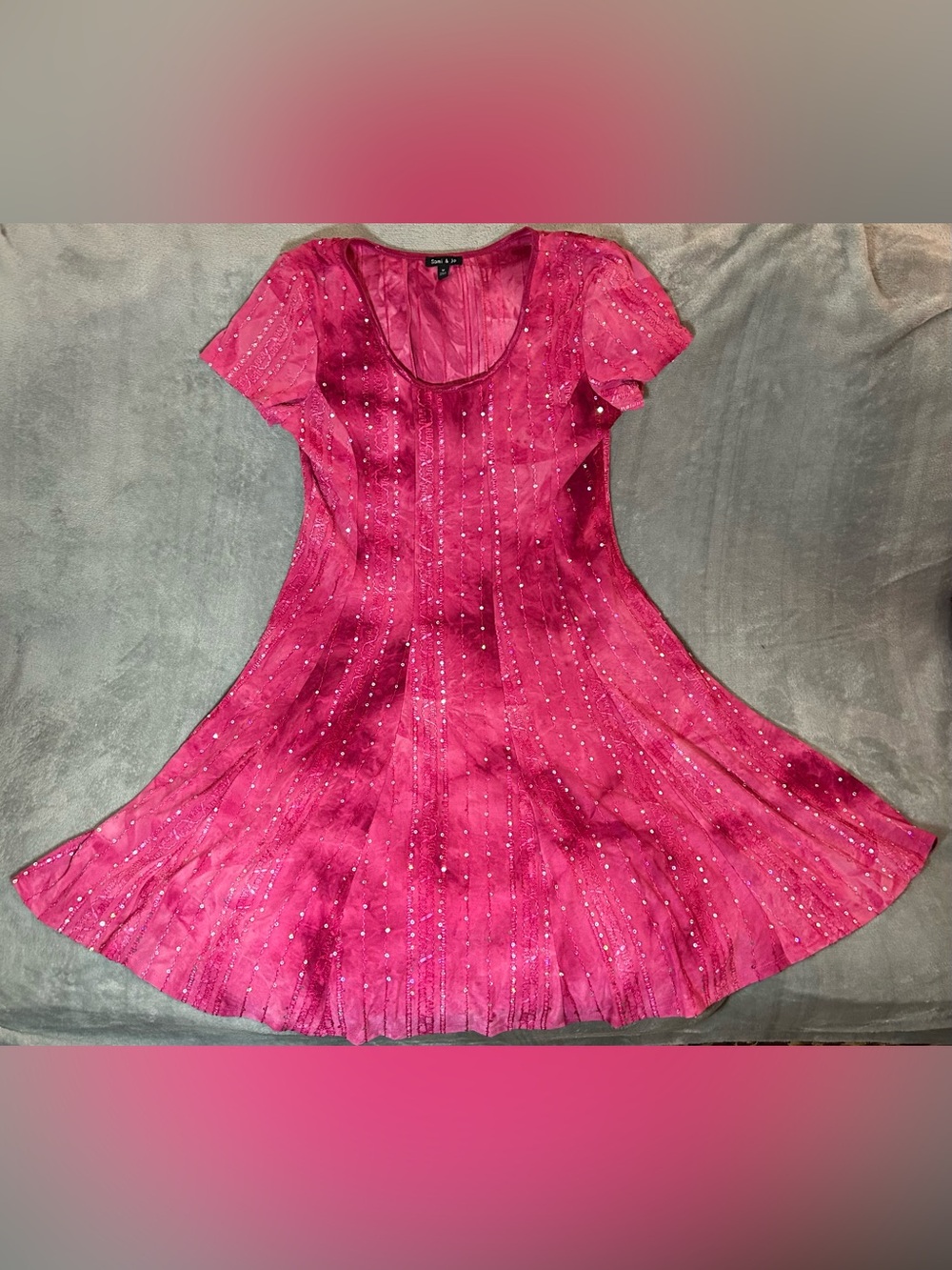 Sami & Jo Y2K Style Pink Sequin Dress Scoop Neck Short Sleeve Knee Length Medium